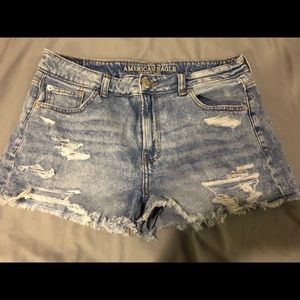 NWOT Light washed distressed AE shorts